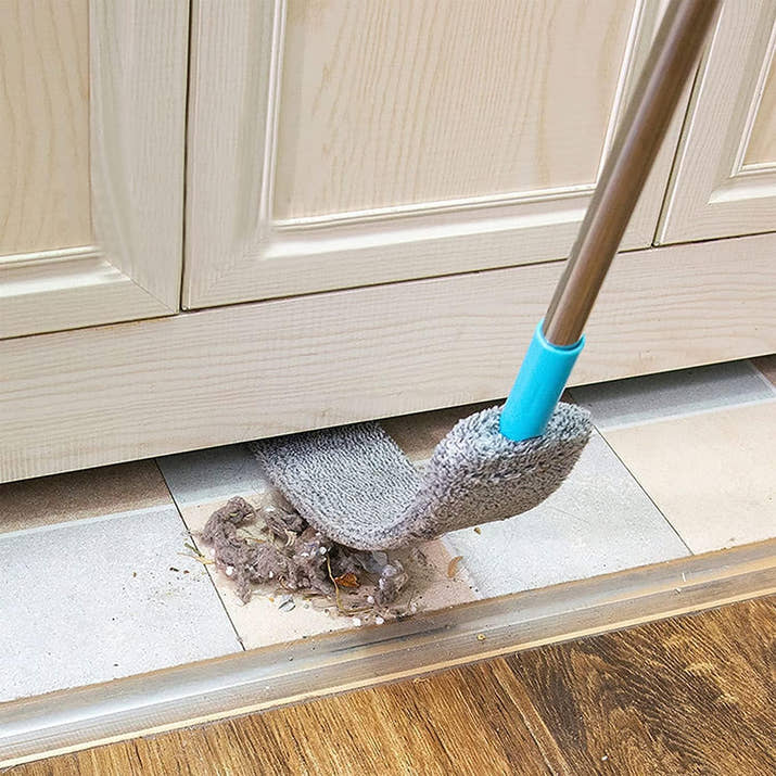 Microfiber Duster Brush with an Extension Pole